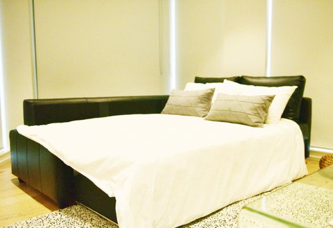 Superb Habour View/ Stylish Apartment / Landmark Building/ Free Tram - Kempsey Accommodation 8