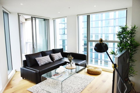 Superb Habour View/ Stylish Apartment / Landmark Building/ Free Tram - Kempsey Accommodation 5