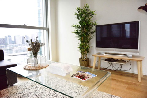 Superb Habour View/ Stylish Apartment / Landmark Building/ Free Tram - Kempsey Accommodation 11