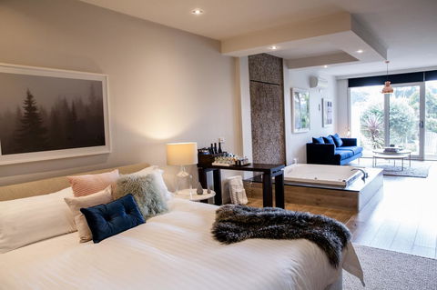 Polperro Villas - Kempsey Accommodation 5