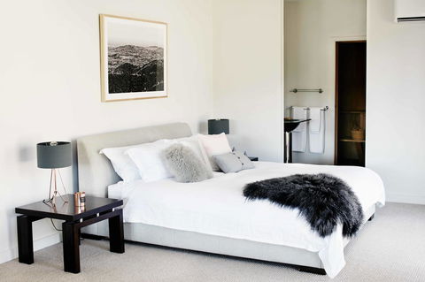 Polperro Villas - Kempsey Accommodation 15
