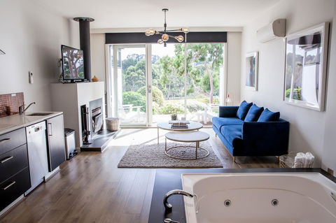 Polperro Villas - Kempsey Accommodation 4