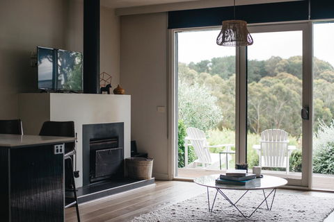 Polperro Villas - Kempsey Accommodation 11