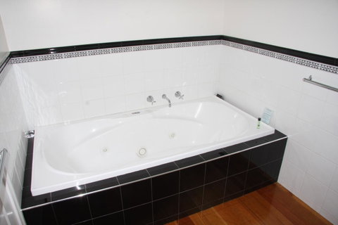 Beechwood Apartment - Kempsey Accommodation 6