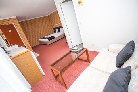 Blue Whale Motor Inn & Apartments - Kempsey Accommodation 6