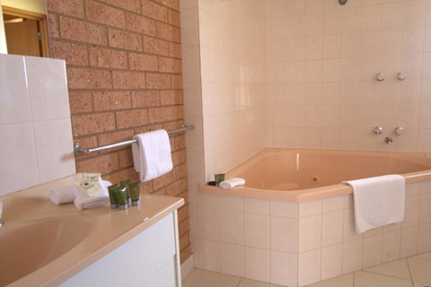 Blue Whale Motor Inn & Apartments - Kempsey Accommodation 19