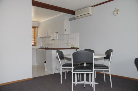 Blue Whale Motor Inn & Apartments - Kempsey Accommodation 28