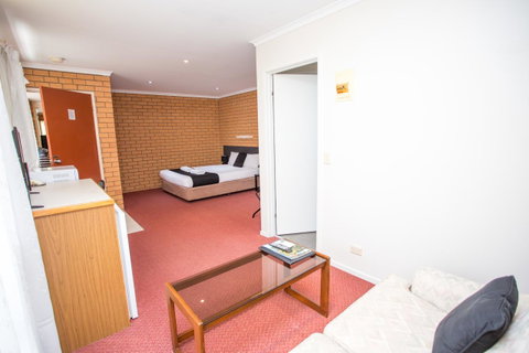 Blue Whale Motor Inn & Apartments - Kempsey Accommodation 8
