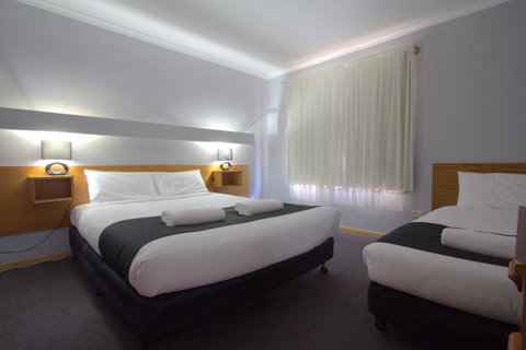 Blue Whale Motor Inn & Apartments - Kempsey Accommodation 1
