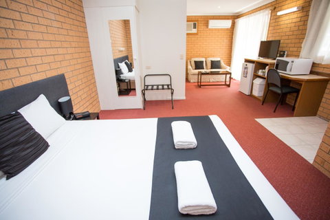 Blue Whale Motor Inn & Apartments - Kempsey Accommodation 3