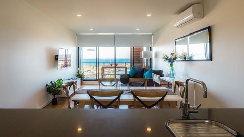 Waterfront Apt 234 Marinaquays - Kempsey Accommodation 0