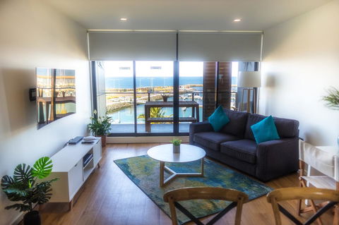 Waterfront Apt 234 Marinaquays - Kempsey Accommodation 2