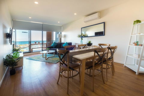 Waterfront Apt 234 Marinaquays - Kempsey Accommodation 17