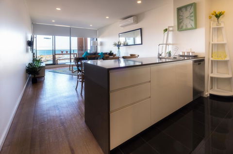 Waterfront Apt 234 Marinaquays - Kempsey Accommodation 14