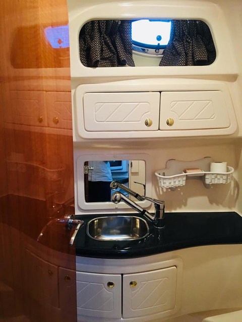 Luxury On The Water (Private Luxurious Boat) - Kempsey Accommodation 5