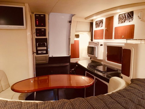 Luxury On The Water (Private Luxurious Boat) - Kempsey Accommodation 3