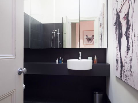 LittleStay Airlie - 2 Bedroom House - Kempsey Accommodation 33