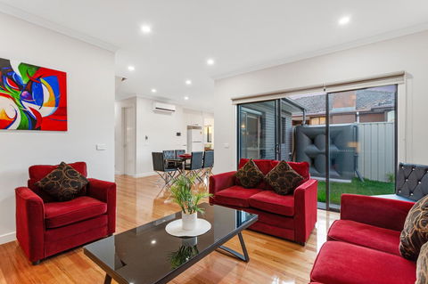 Biggs Villas Melbourne - Kempsey Accommodation 0