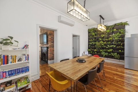 Work Sleep Live Melbourne - Kempsey Accommodation 0