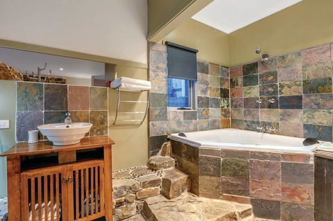 Minni Gums - Kempsey Accommodation 6