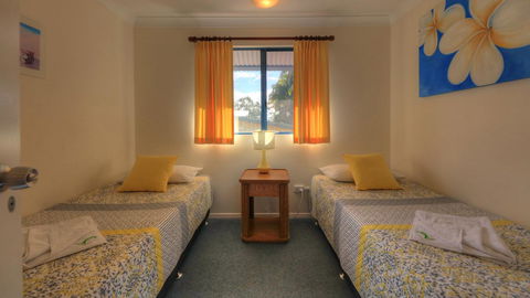 Dolphin Waters - Kempsey Accommodation 9