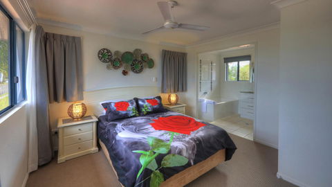 Dolphin Waters - Kempsey Accommodation 5