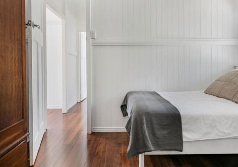 Lake Weyba Noosa Lodge & Kangaroos - Kempsey Accommodation 11