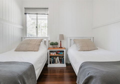 Lake Weyba Noosa Lodge & Kangaroos - Kempsey Accommodation 10