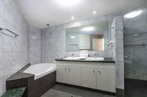 Emerald Noosa - Kempsey Accommodation 10