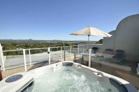 Noosa Hill Resort - Kempsey Accommodation 1