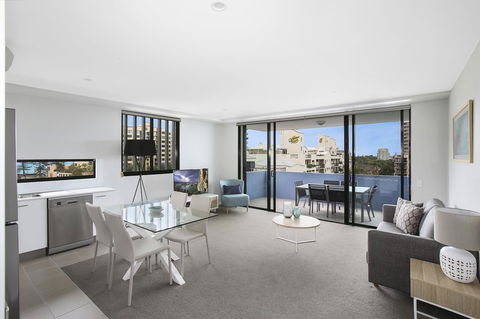 Direct Collective - Sea Breeze Mooloolaba - Kempsey Accommodation 6