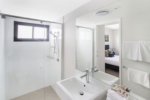 Direct Collective - Sea Breeze Mooloolaba - Kempsey Accommodation 7