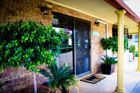 Clermont Country Motor Inn - Kempsey Accommodation 1