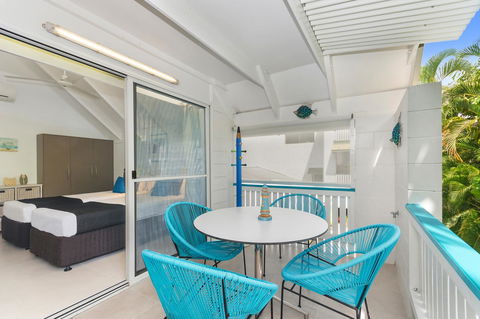 By The Sea Port Douglas - Kempsey Accommodation 10