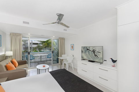 By The Sea Port Douglas - Kempsey Accommodation 19