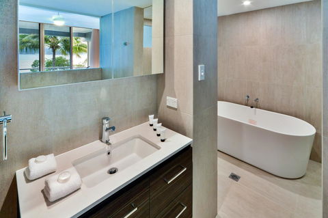 Frangipani 104 - Hamilton Island - Kempsey Accommodation 10