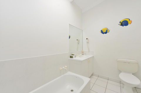 Seascape Holidays At Beachfront Terraces - Kempsey Accommodation 8