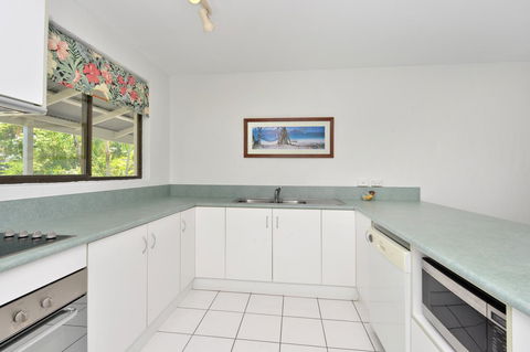 Seascape Holidays At Beachfront Terraces - Kempsey Accommodation 14