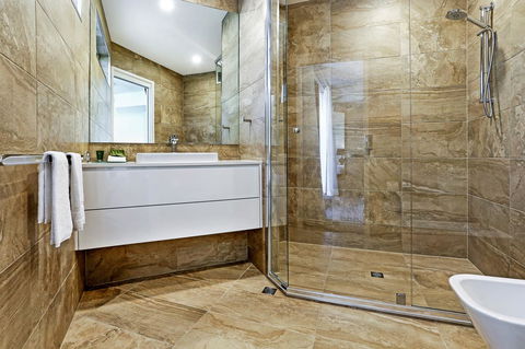 Noosa Tropicana - Kempsey Accommodation 28