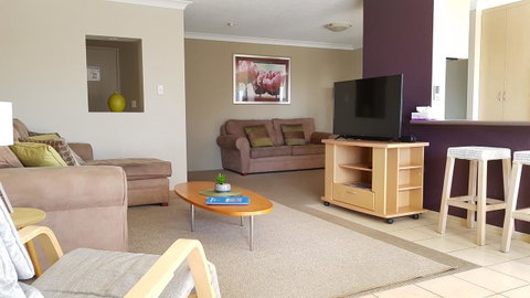 Surfers Chalet - Kempsey Accommodation 18