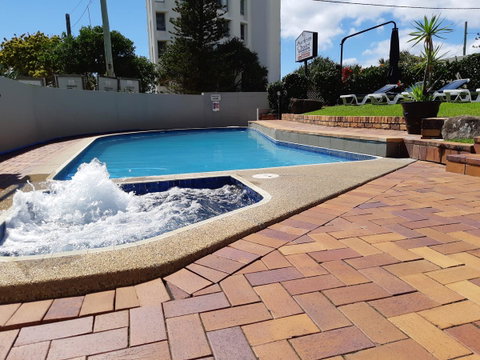 Surfers Chalet - Kempsey Accommodation 3
