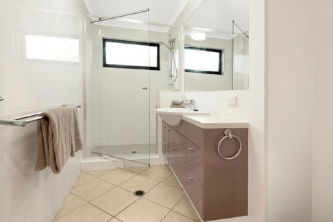 Shorelines - Kempsey Accommodation 6