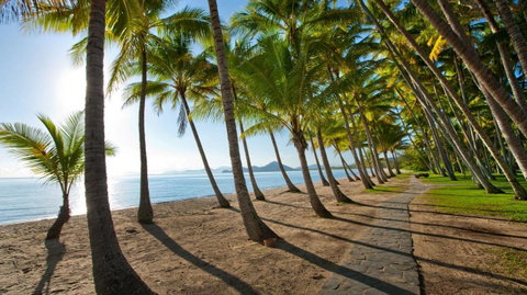 Palm Cove Paradise - Couples Spa Beach Getaway - Kempsey Accommodation 24