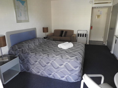 Dalby Manor Motor Inn - Kempsey Accommodation 11