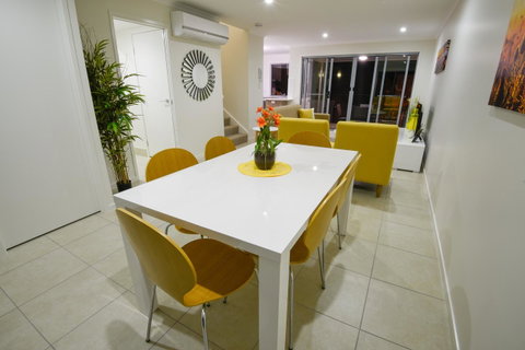 Direct Collective - Breeze On Brightwater - Kempsey Accommodation 5