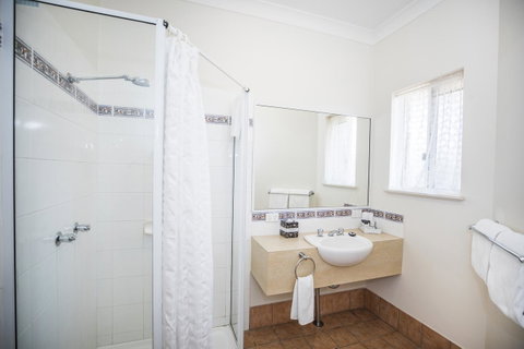 Emerald Maraboon Motor Inn - Kempsey Accommodation 42