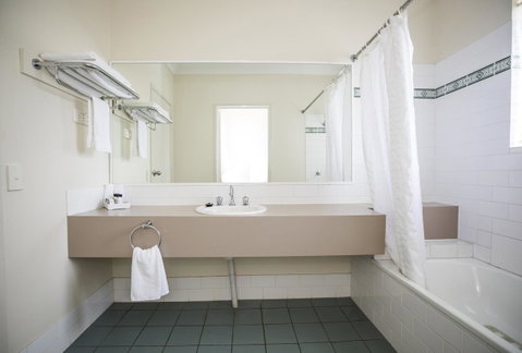 Emerald Maraboon Motor Inn - Kempsey Accommodation 25