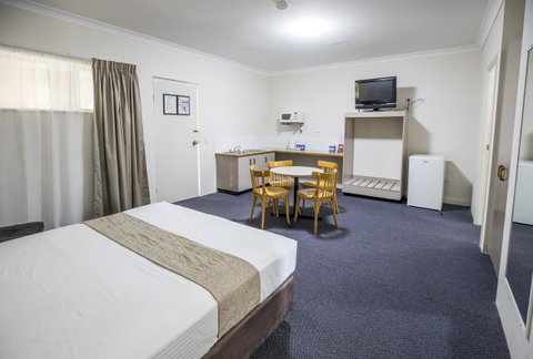 Emerald Maraboon Motor Inn - Kempsey Accommodation 28