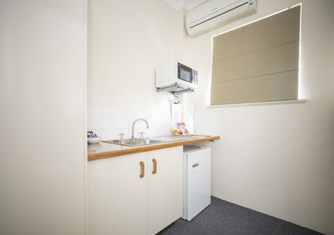 Emerald Maraboon Motor Inn - Kempsey Accommodation 31