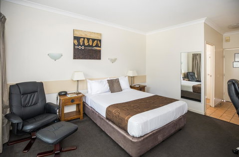 Emerald Maraboon Motor Inn - Kempsey Accommodation 36
